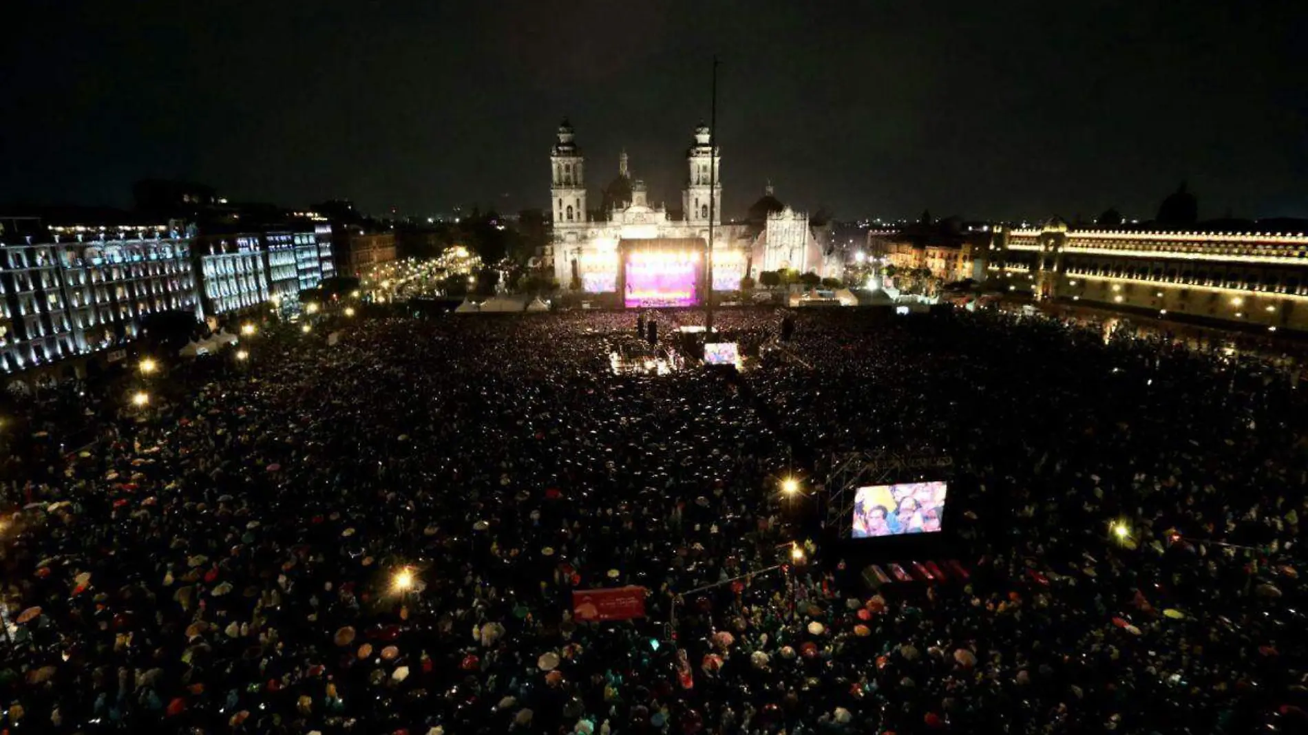 Silvio Rodríguez abarrota el Zócalo de la CDMX con su concierto gratuito